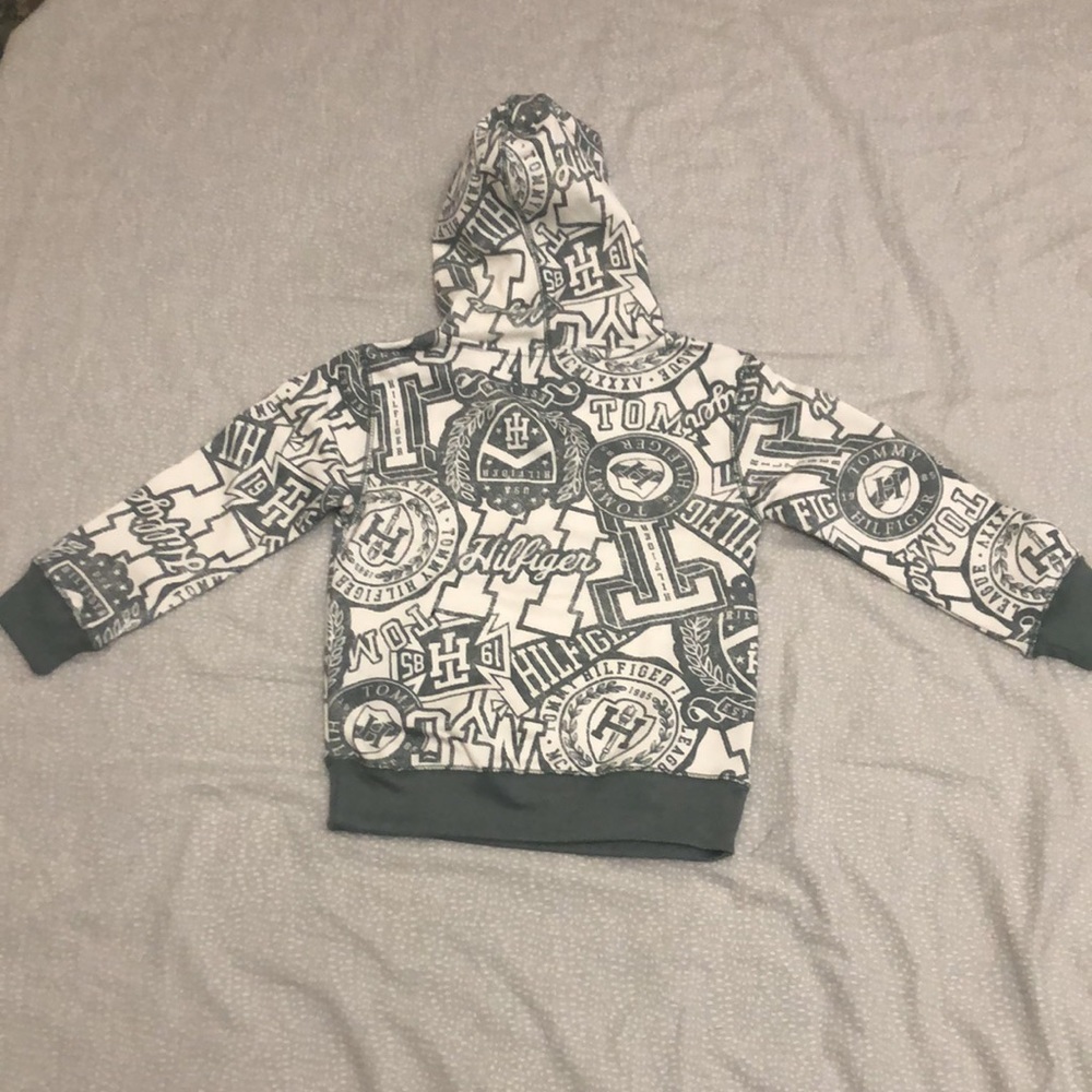 NWT TOMMY HILFIGER  BOY 👦 HOODIE size 5,color monument - Picture 8 of 9